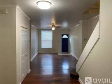 Main picture of 3207 Fleet St