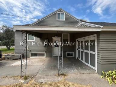 Main picture of 3425 Owen St
