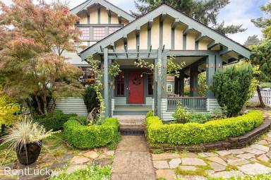 Main picture of 2327 W Emerson St