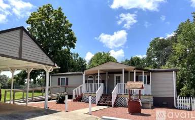 Main picture of 1405 Sugartown Rd