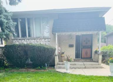 Main picture of 14123 S Hoxie Ave