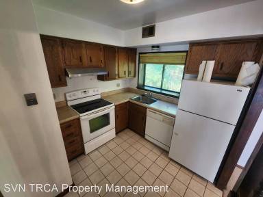 Main picture of 225 Walnut St
