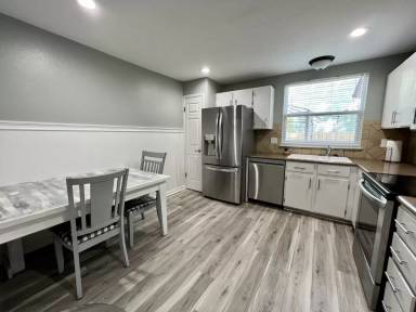 Main picture of 4008 Rogers Ave
