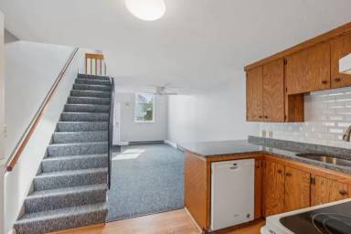 Main picture of 210 Beach St