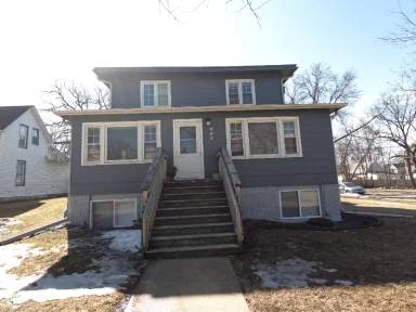 Main picture of 904 E Center St