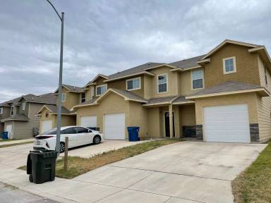 Main picture of 16827 Dancing Ava