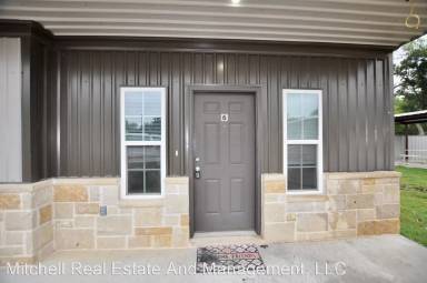 Main picture of 215 Price Ln