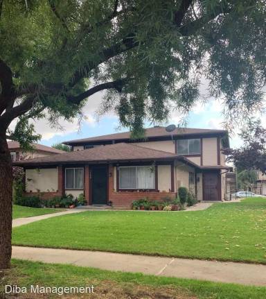 Main picture of 975 W Calle de Cielo