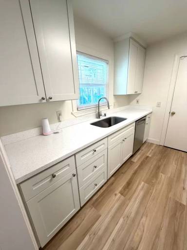 Main picture of 877 Eleanor Ave