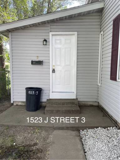 Main picture of ELWOOD: J: 1523: Triplex - 3