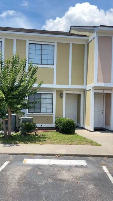 Main picture of 1208 Pinegrove Dr
