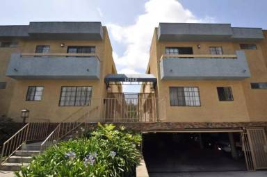Main picture of 12142 Oxnard St