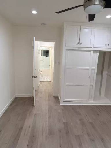 Main picture of 2140 N Beachwood Dr