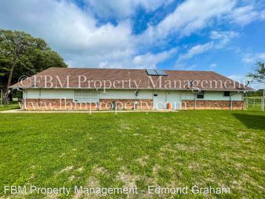 Main picture of 2200 Country Club Rd