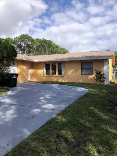 Main picture of 1051 Helena Ave NW