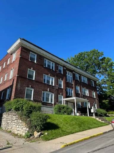 Main picture of 1605 W 37th St