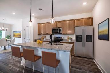 Main picture of 252 Weathersby St