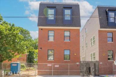 Main picture of 750 N 40th St