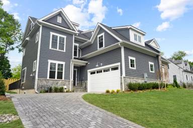 Main picture of 517 Great Falls St