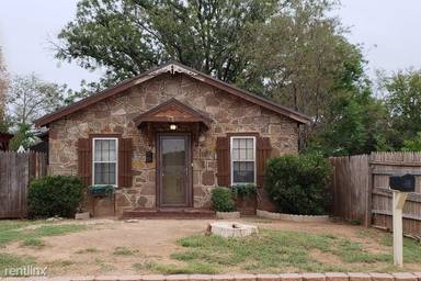 Main picture of 308 N Avenue L
