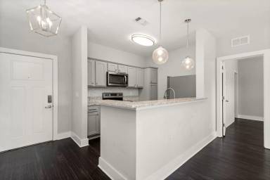 Main picture of 934 Governors Ct
