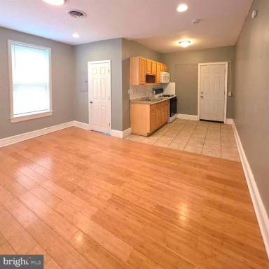 Main picture of 5508 Walnut St