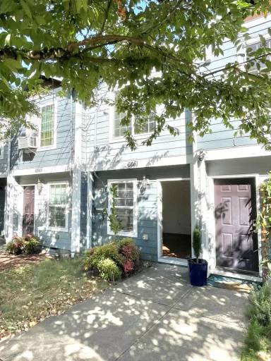 Main picture of 6661 N Columbia Way