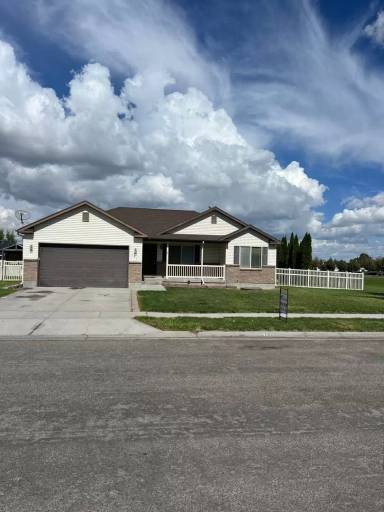 Main picture of 301 Oaktrail Dr