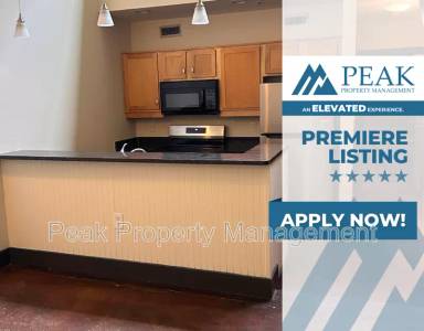 Main picture of 212 W 7th St