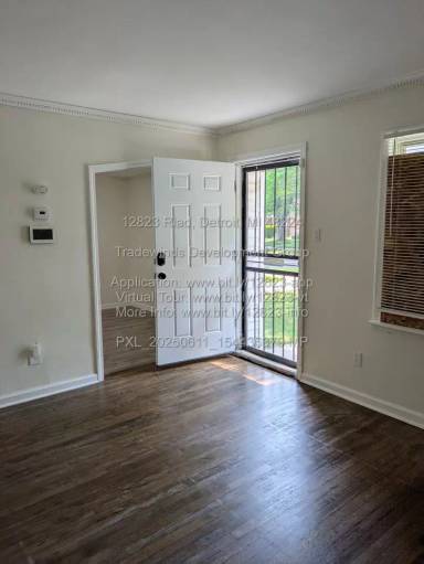 Main picture of 12823 Riad St