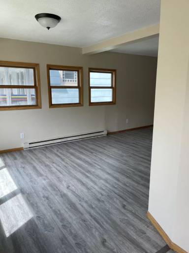 Main picture of 307 2nd St S