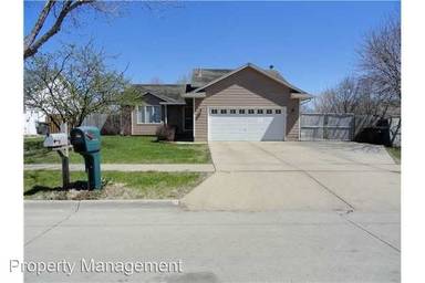 Main picture of 6721 SE 2nd Ct