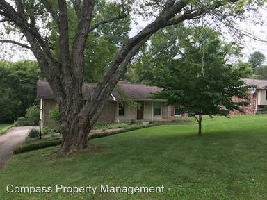 Main picture of 135 Honeysuckle Dr