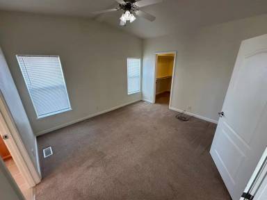 Main picture of 1900 Roberson Ln