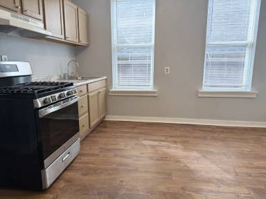 Main picture of 8833 S Exchange Ave