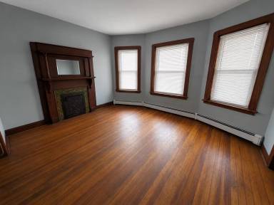 Main picture of 662 State St