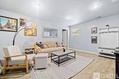 Main picture of 110 E Inskip Dr