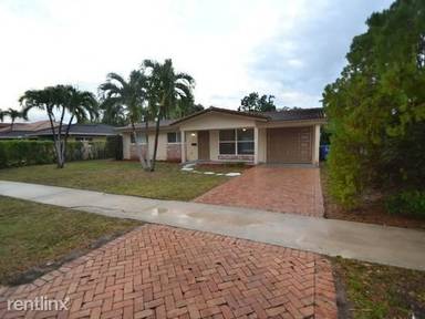 Main picture of 2240 NE 62nd Ct