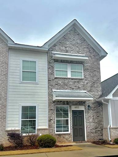 Main picture of 3855 Academy Dr