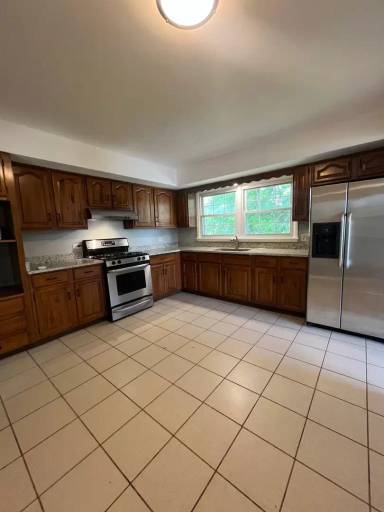 Main picture of 17060 Oconto Ave