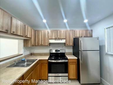 Main picture of 10855 SW 112th Ave