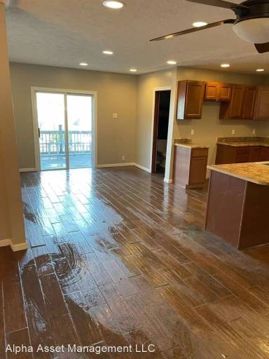 Main picture of 815 Washington Ave