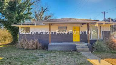 Main picture of 1202 Greenwood Rd