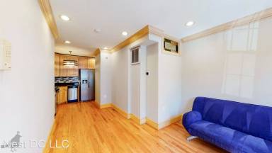 Main picture of 610 14th Pl NE