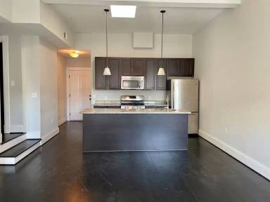 Main picture of 890 Tyson St