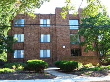 Main picture of 37 Academy Ave