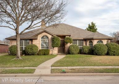 Main picture of 745 Cheyenne Dr