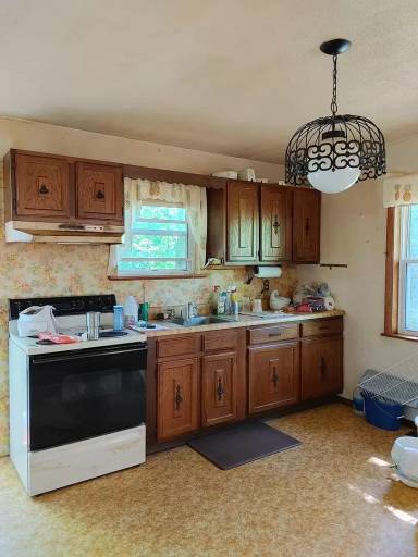 Main picture of 80 Ozark Dr