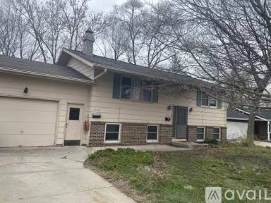 Main picture of 1305 Iowa Cir