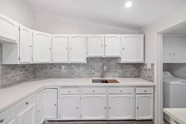 Main picture of 44703 Gingham Ave